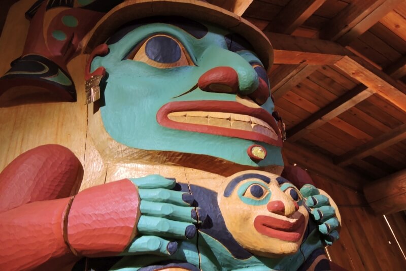 usa-experience-Alaska-Native-Heritage-Center-statue